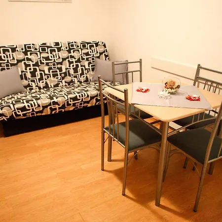 With A Parking Space - 6233