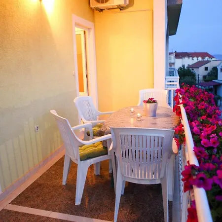 With A Parking Space - 6233 *