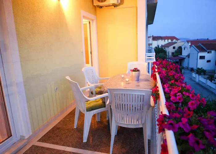 With A Parking Space - 6233 *