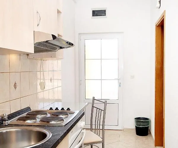 Apartman With A Parking Space - 6233